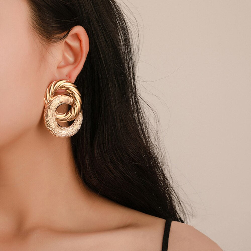 Circle Twist Silver Earring