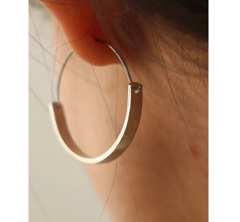Simple Bar Hoop Earring
