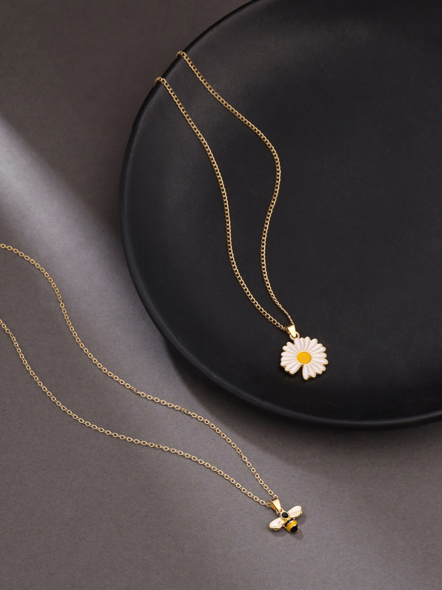 Flower Bee Gold Pendant Necklace