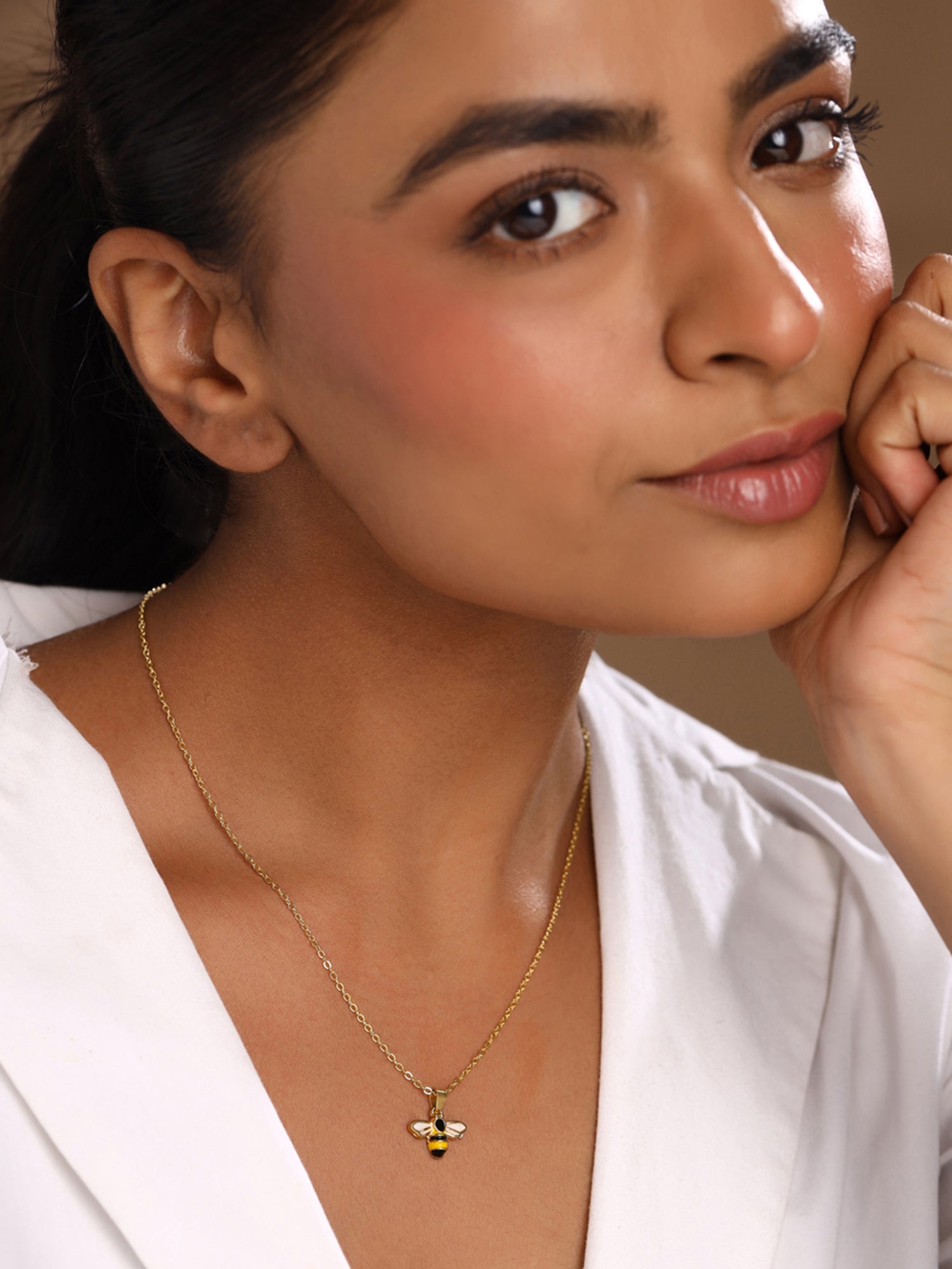 Flower Bee Gold Pendant Necklace