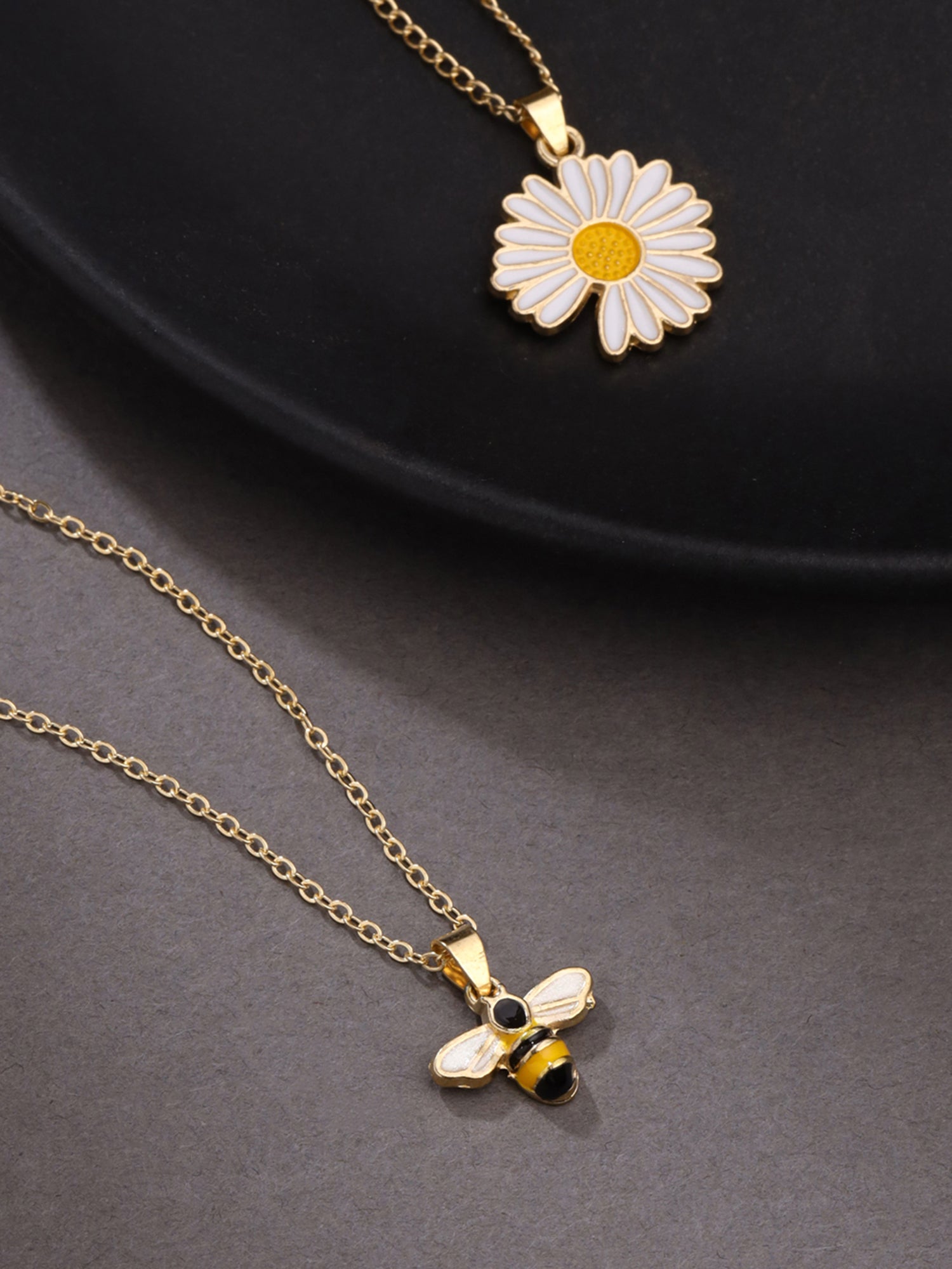 Flower Bee Gold Pendant Necklace