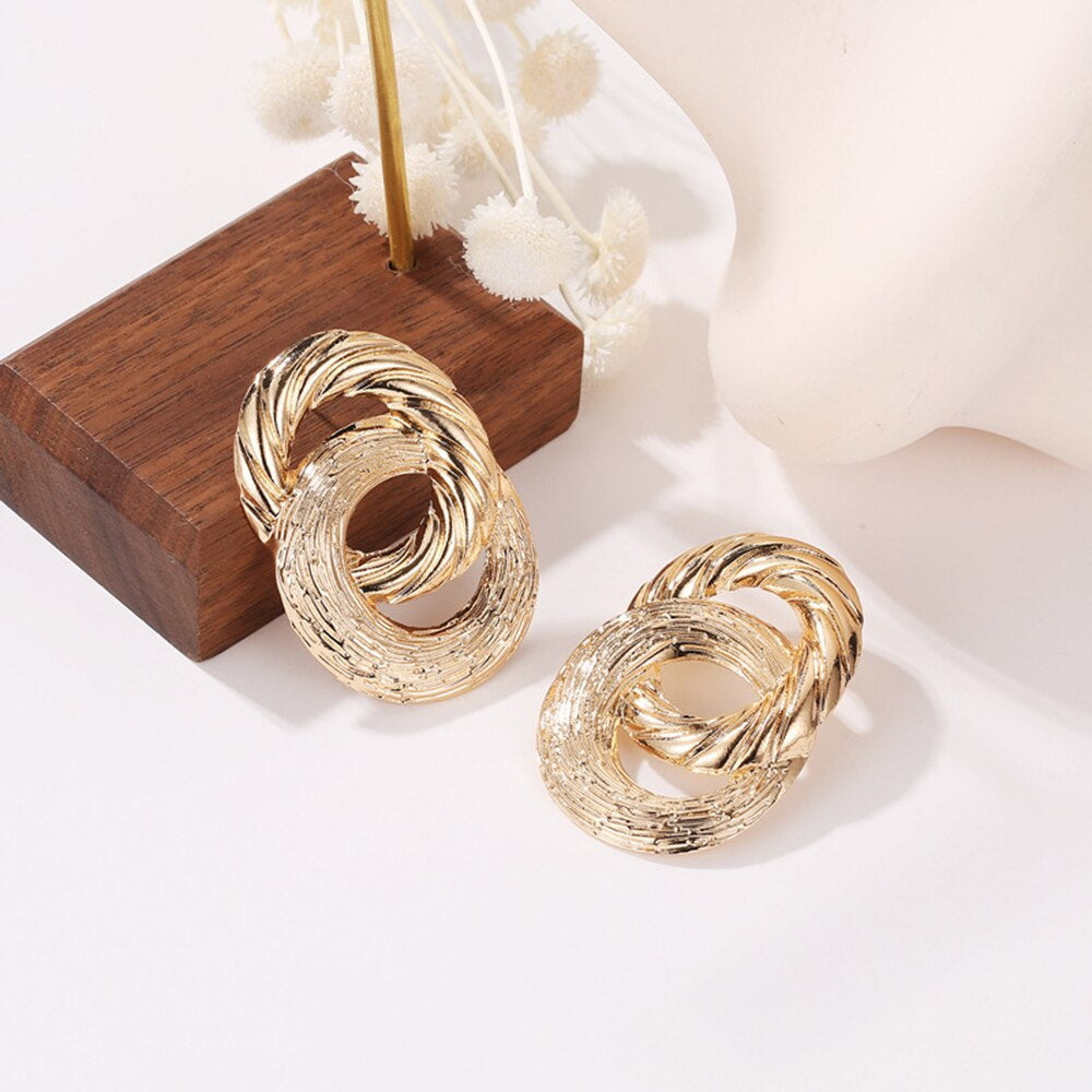Circle Twist Silver Earring