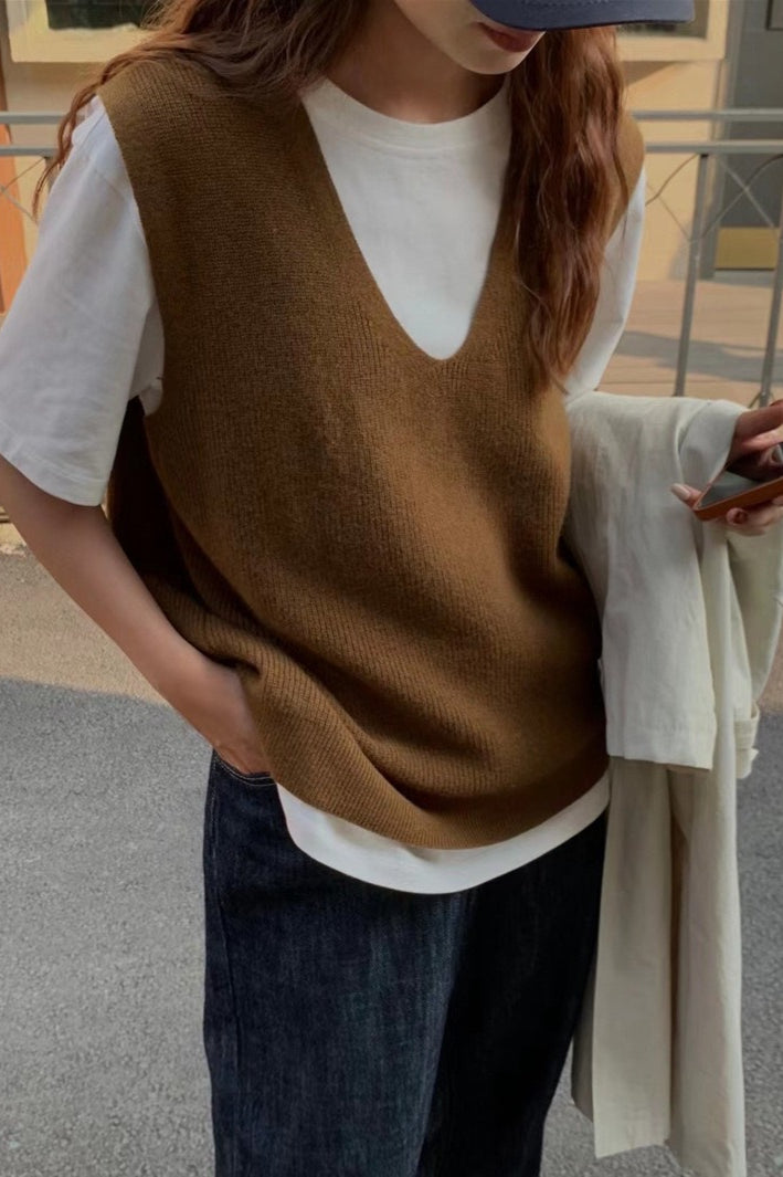 Trendy Sleeveless Knit Sweater