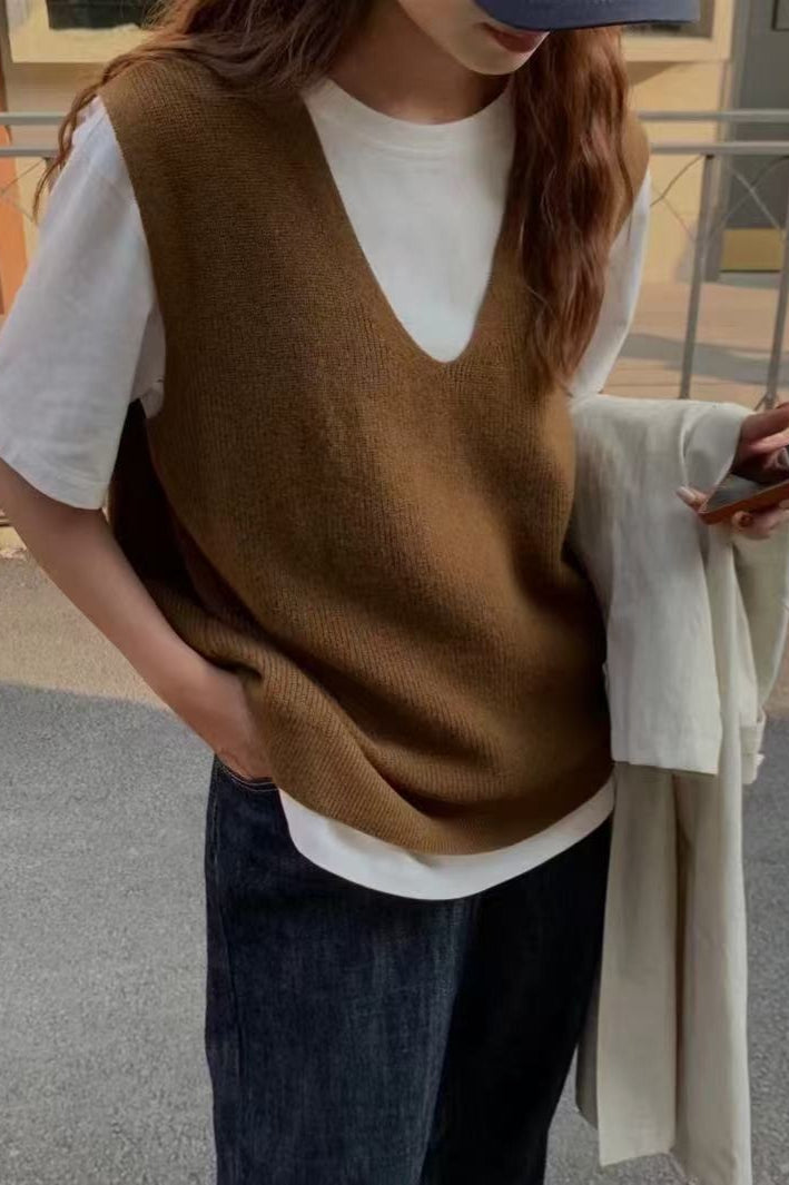 Trendy Sleeveless Knit Sweater