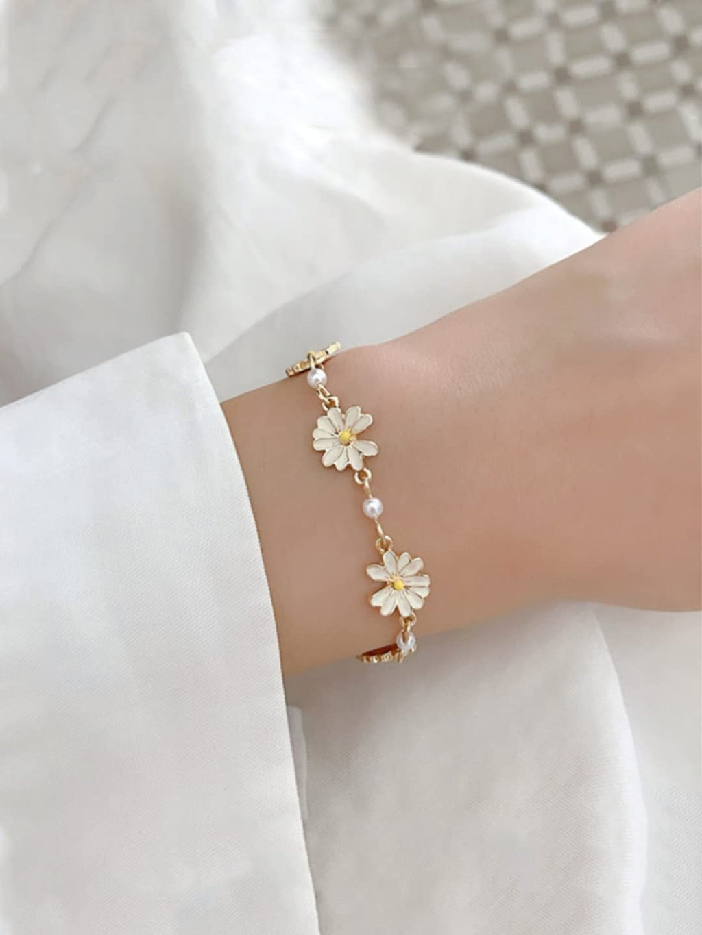 Floral Pearl Gold Chain Necklace