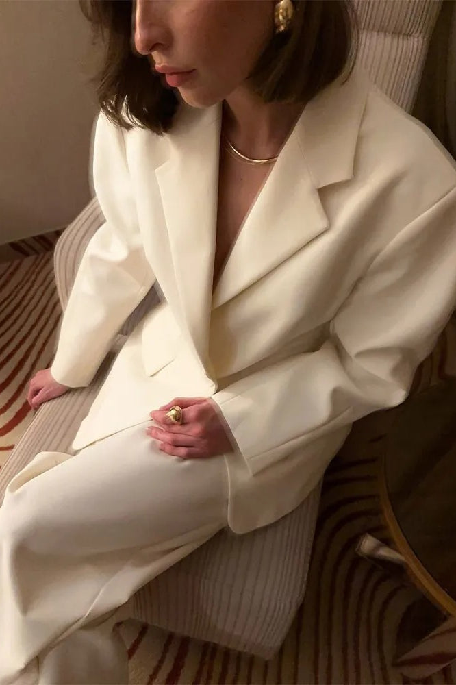 White Lapel Relaxed Sleeve Coat