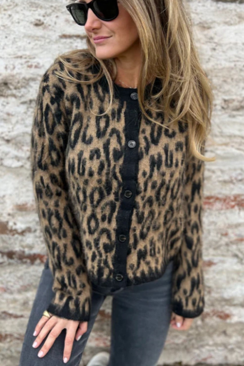 Gentle Knit Cropped Leopard Cardigan