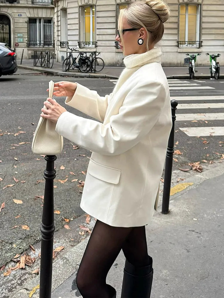 White Dual Pocket V-neck Coat