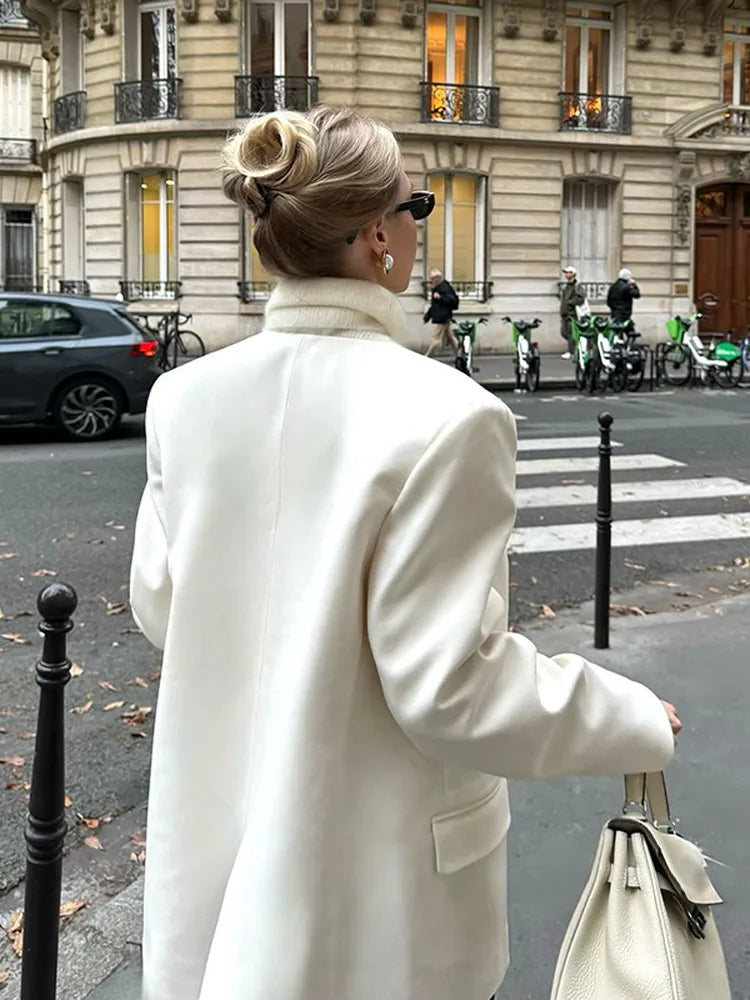 White Dual Pocket V-neck Coat