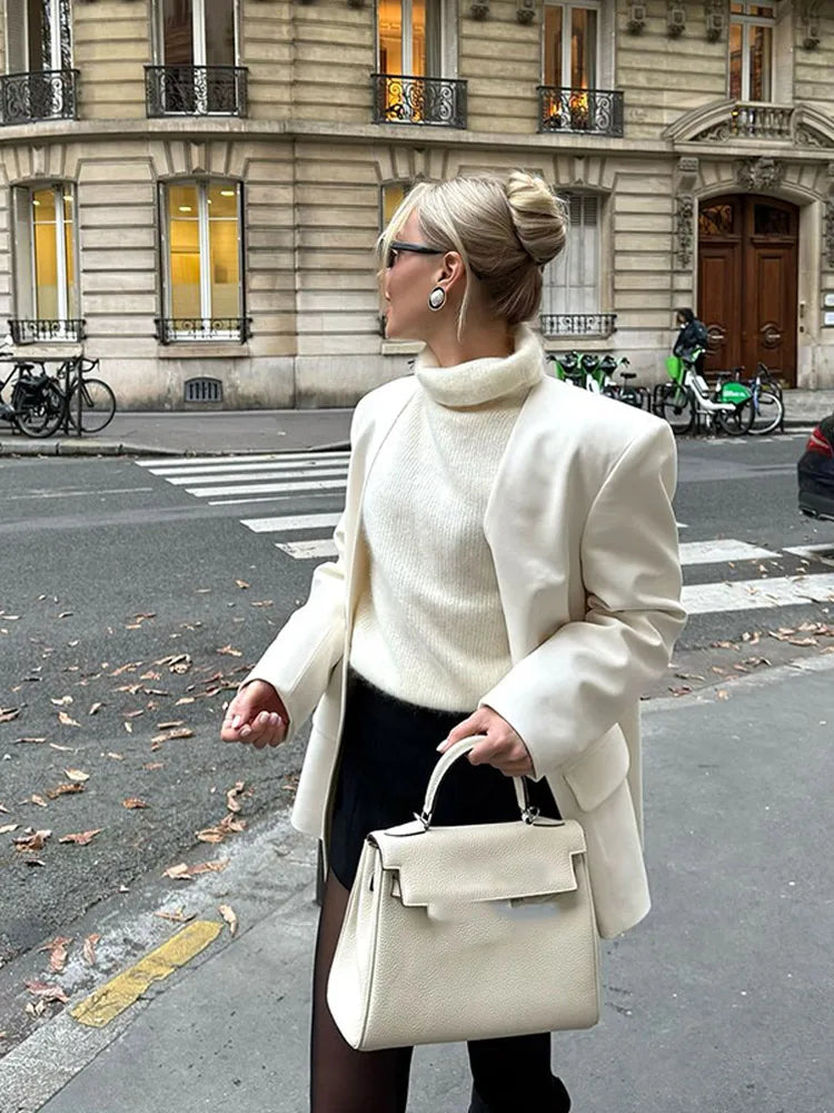 White Dual Pocket V-neck Coat