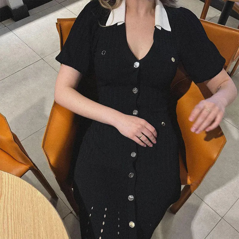 Contrast Collar Buttoned Ribbed Midi Dress
