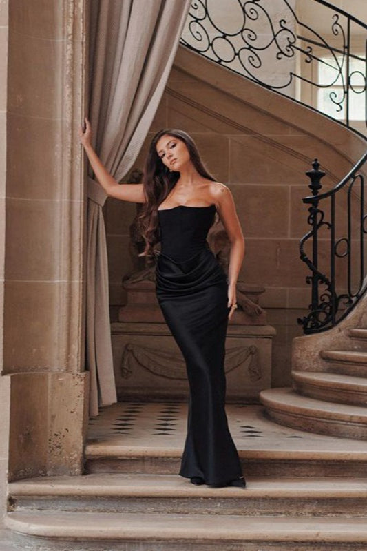 Chic Open Back Waist-Tight Maxi Dress
