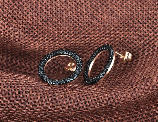 Black Circle Pendant Earring
