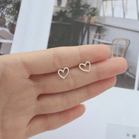 Hammered Heart Stud Metal Earring