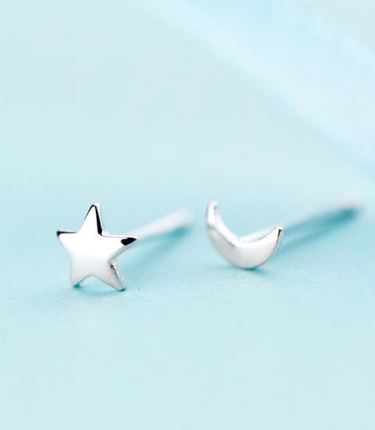 Tiny Star Moon Mismatched Earring