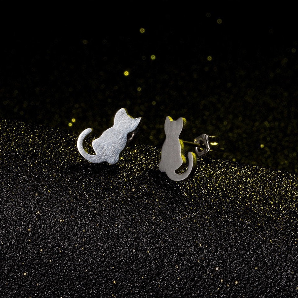 Playful Kitten Stud Earring