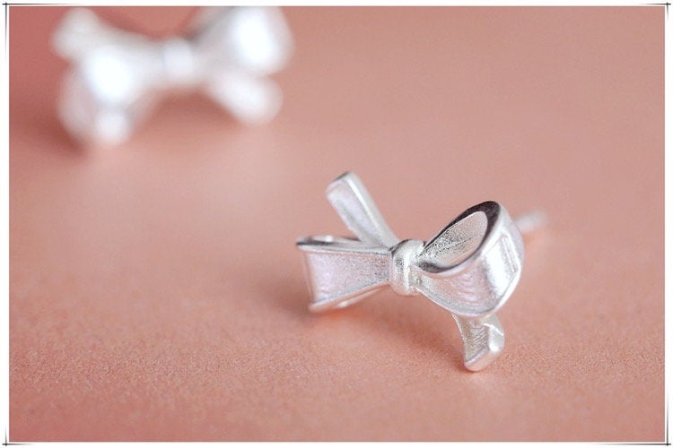 Tiny Bow Cute Earring