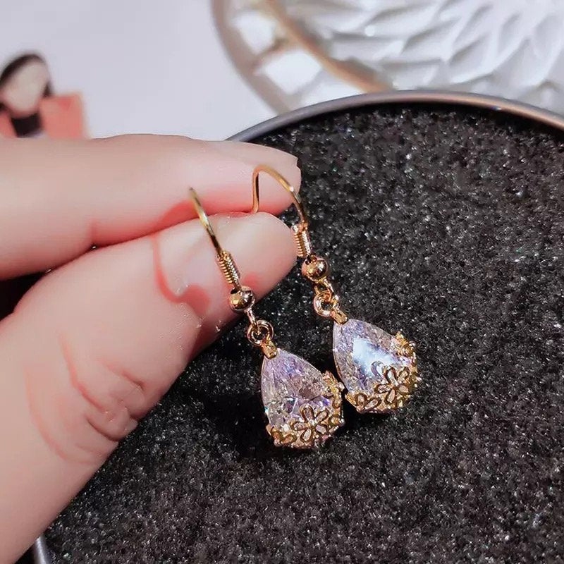 Flowered Teardrop Dangle Earring