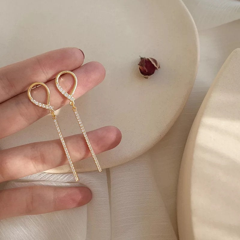 Crystal Teardrop Bar Earring
