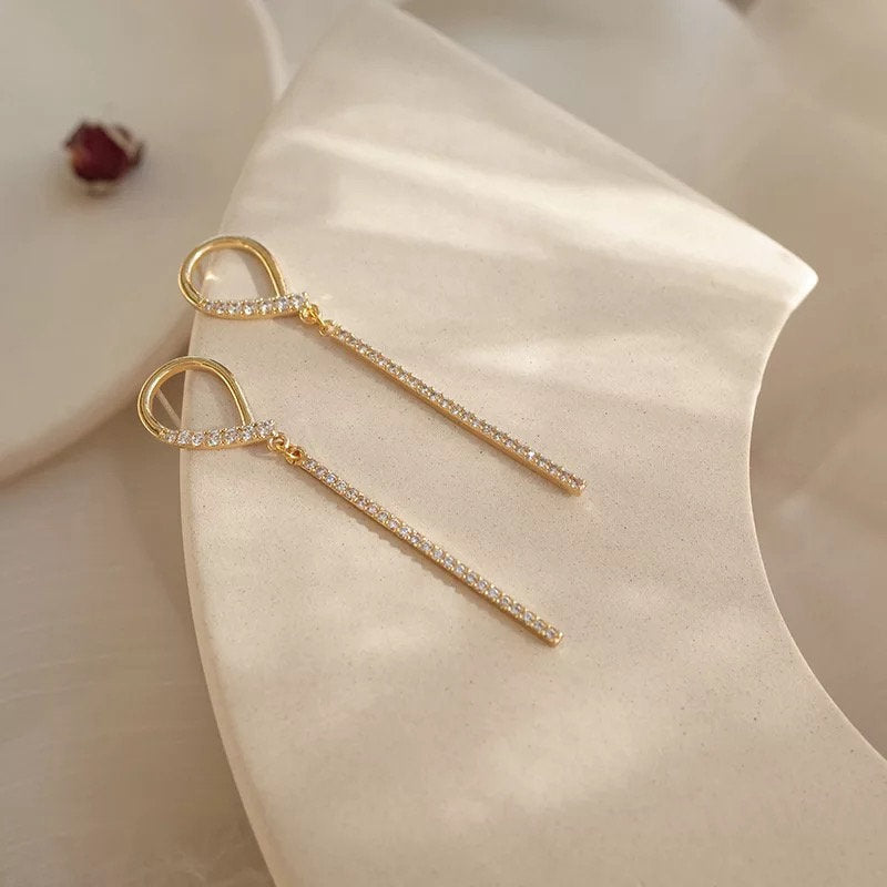 Crystal Teardrop Bar Earring