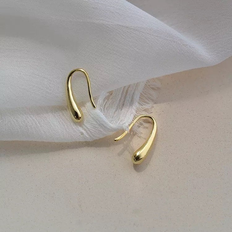 Tiny Teardrop Minimalist Earring
