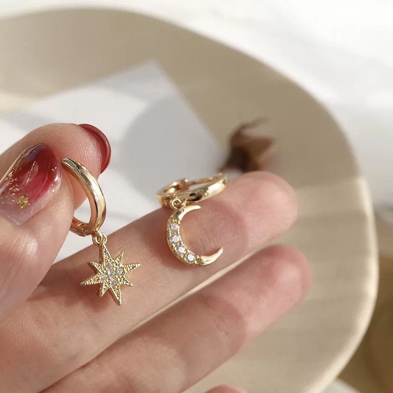 Mismatched Star Moon Hoop Earring