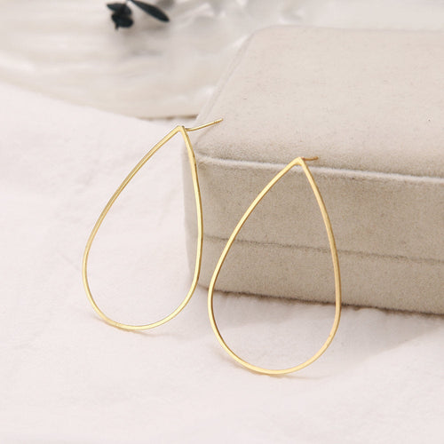 Minimalist Teardrop Silver Earring