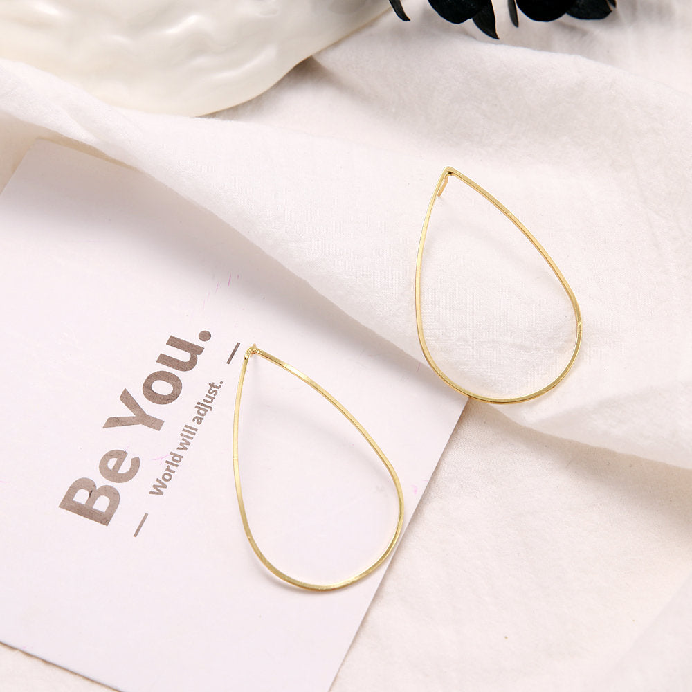 Minimalist Teardrop Silver Earring