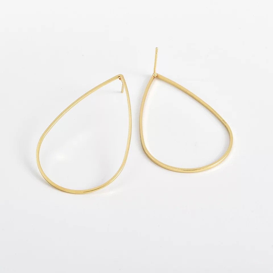 Minimalist Teardrop Silver Earring