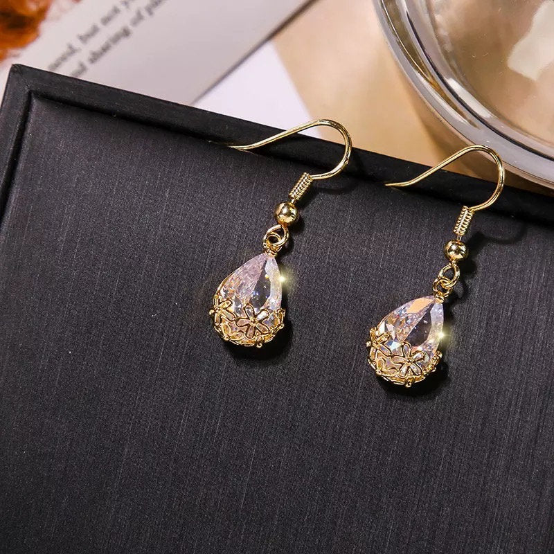 Flowered Teardrop Dangle Earring