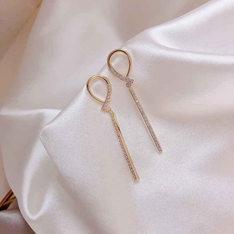 Crystal Teardrop Bar Earring