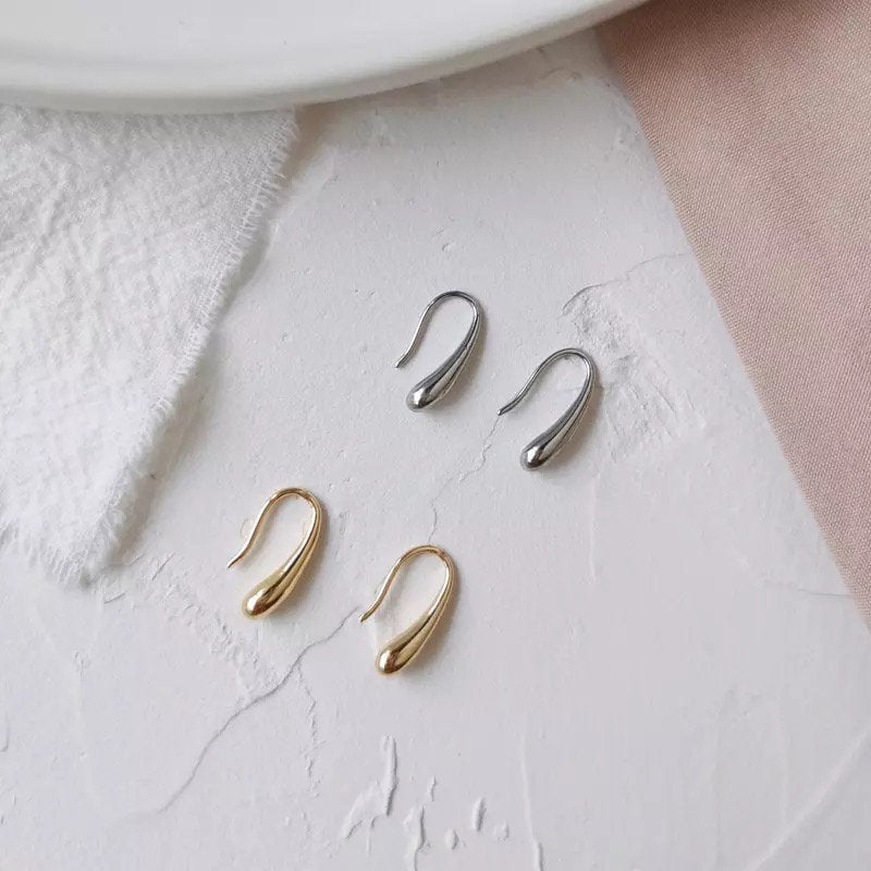 Tiny Teardrop Minimalist Earring