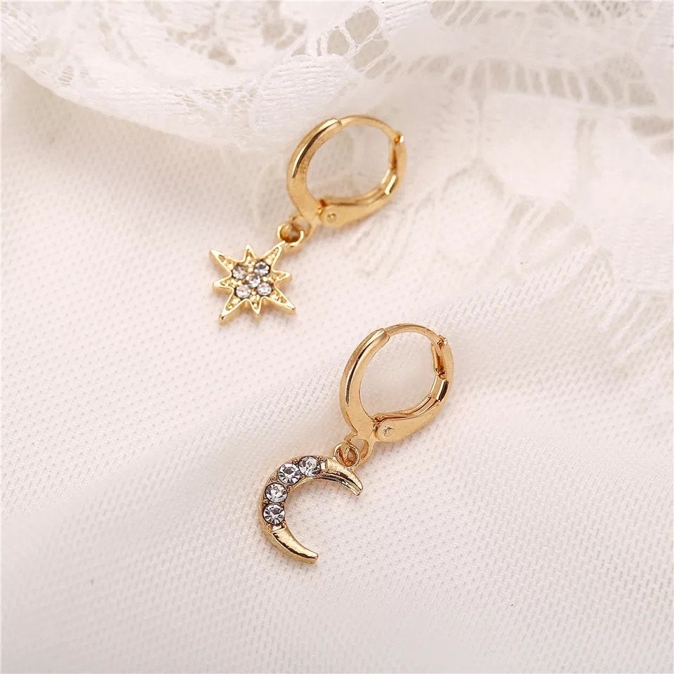 Mismatched Star Moon Hoop Earring