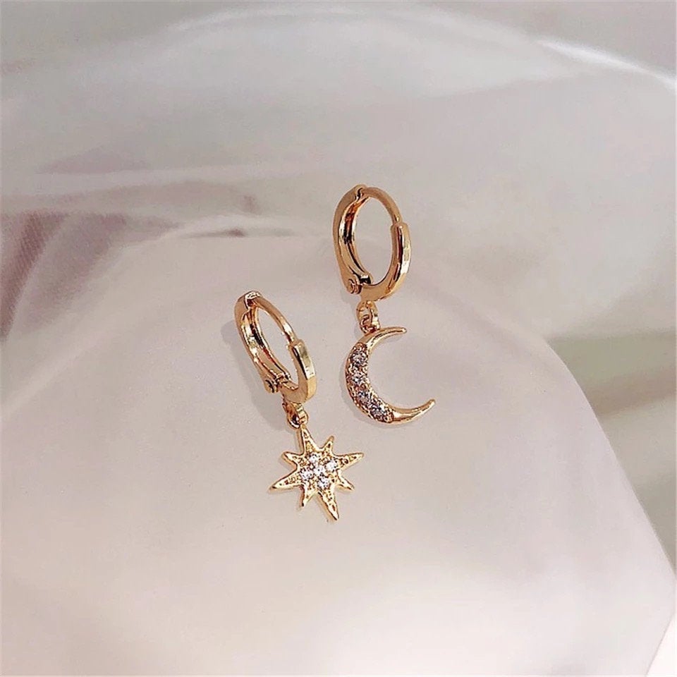 Mismatched Star Moon Hoop Earring