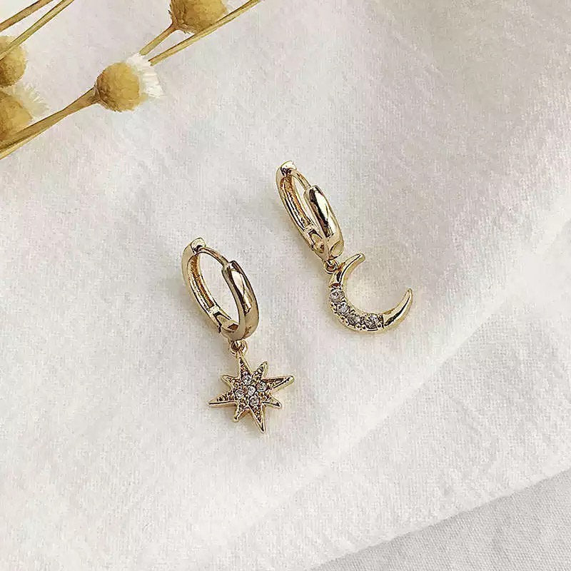 Mismatched Star Moon Hoop Earring