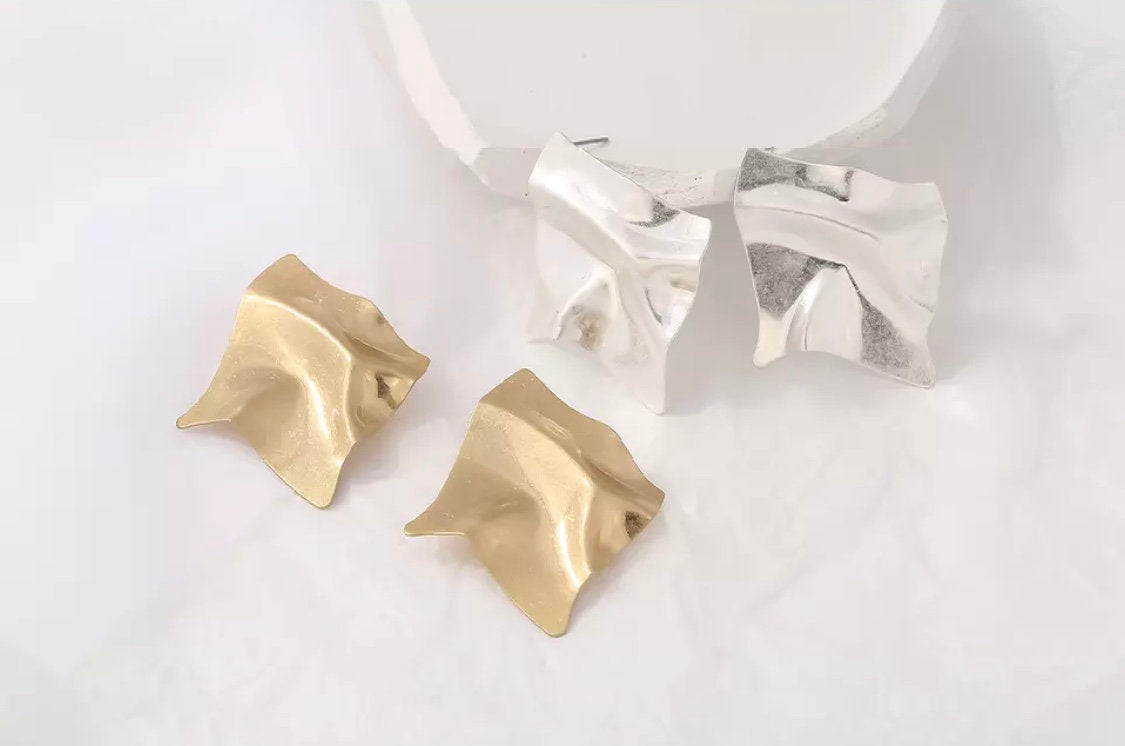 Square Asymmetric Bold Earring