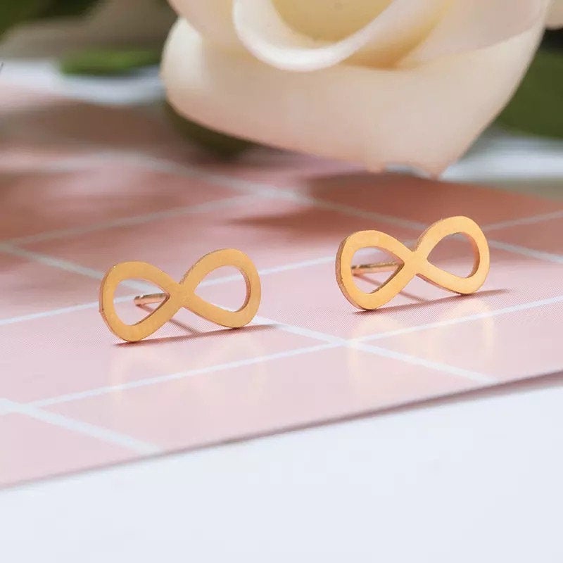 Infinity Stud Simple Earring