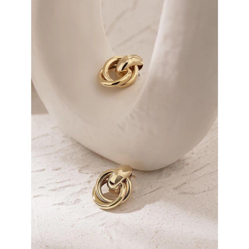 Love Knot Twisted Gold Earring