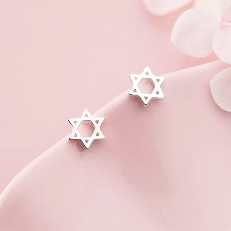 Star of David Minimalist Stud Earring