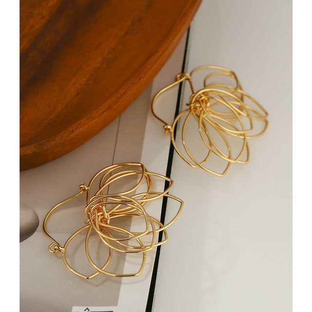 Metal Flower Minimalist Earring