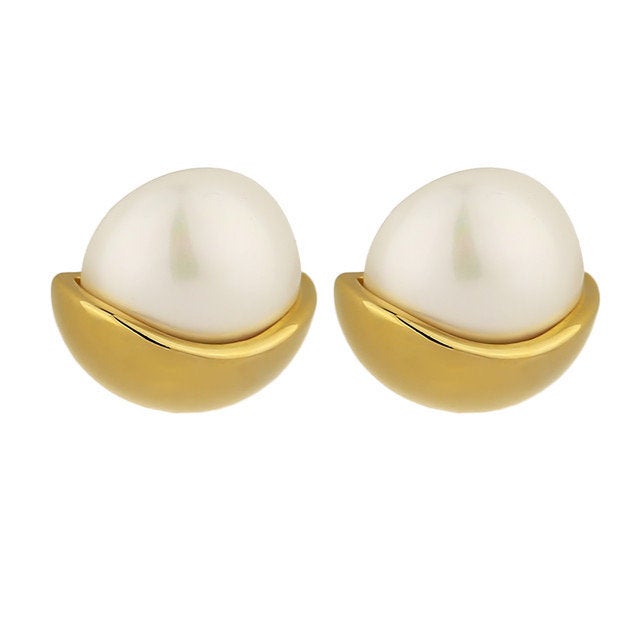 Gold Dipper Pearl Stud Earring