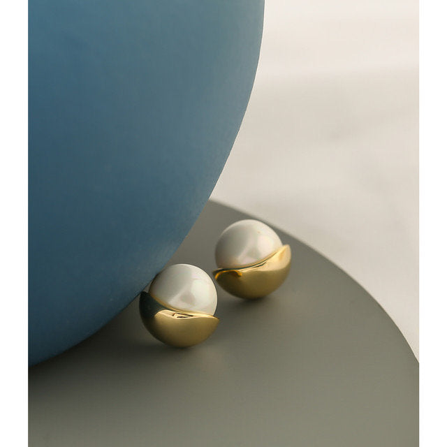 Gold Dipper Pearl Stud Earring