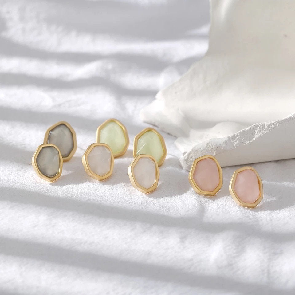 Small Asymmetric Resin Gemstone Stud Earring