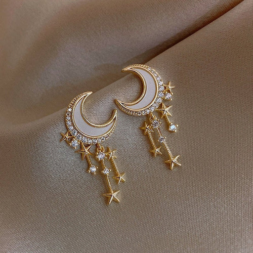 Crescent Shell Moon Sky Earring