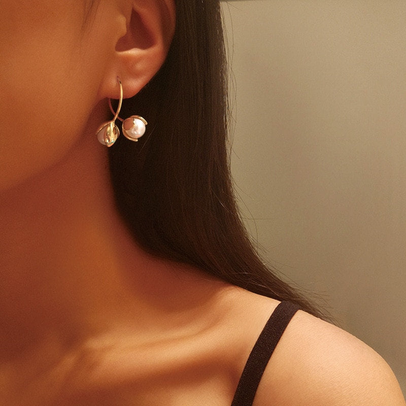Blooming Tulip Pearl Ear Jacket Earring