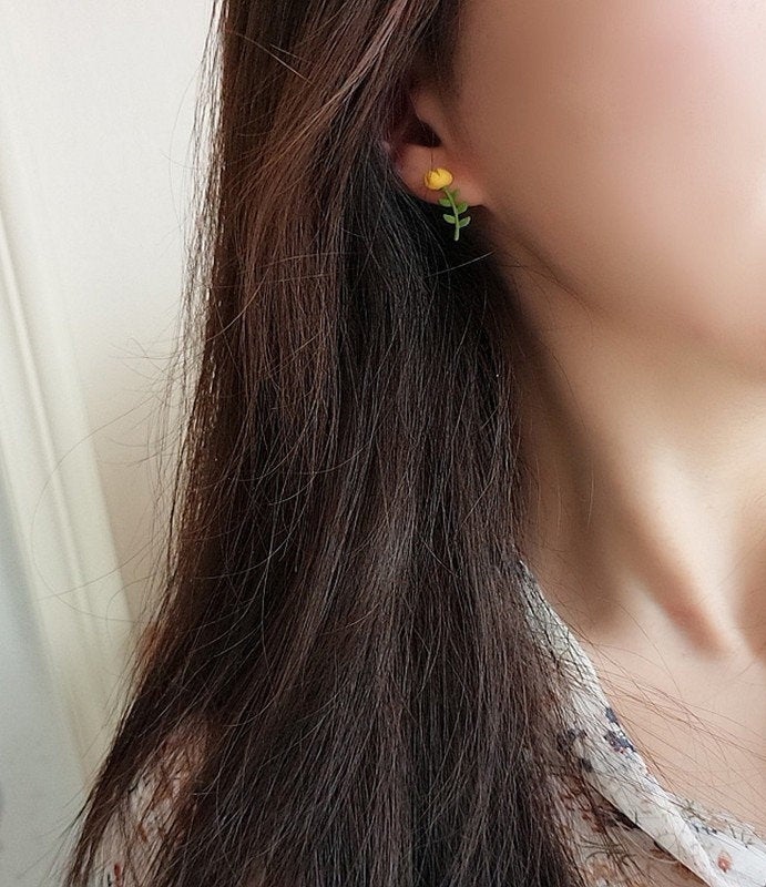 Yellow Tulip Stud Gold Earring