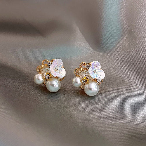 Pearly Flower Stud Earring