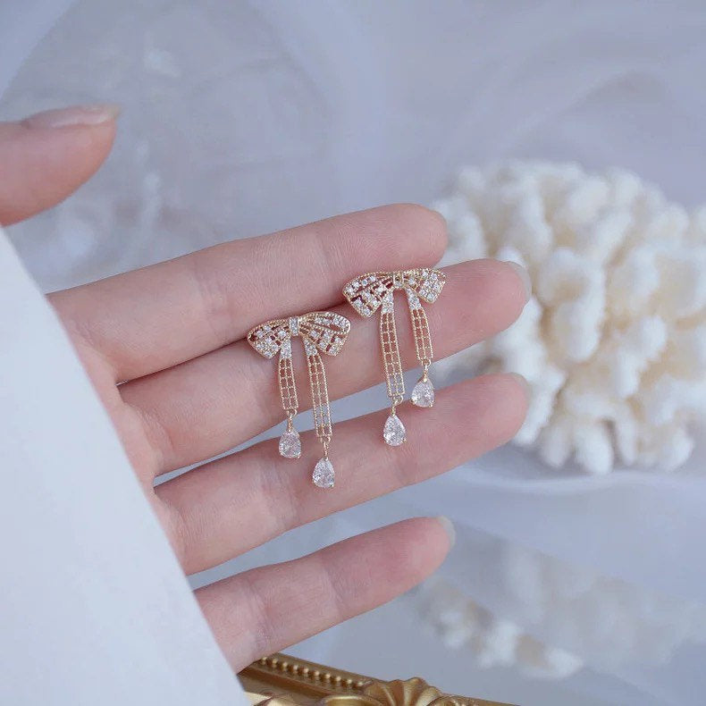Delicate Crystal Bow Earring