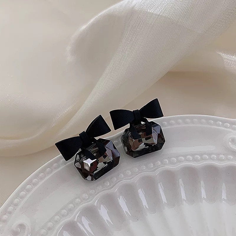Black Bow Crystal Retro Earring