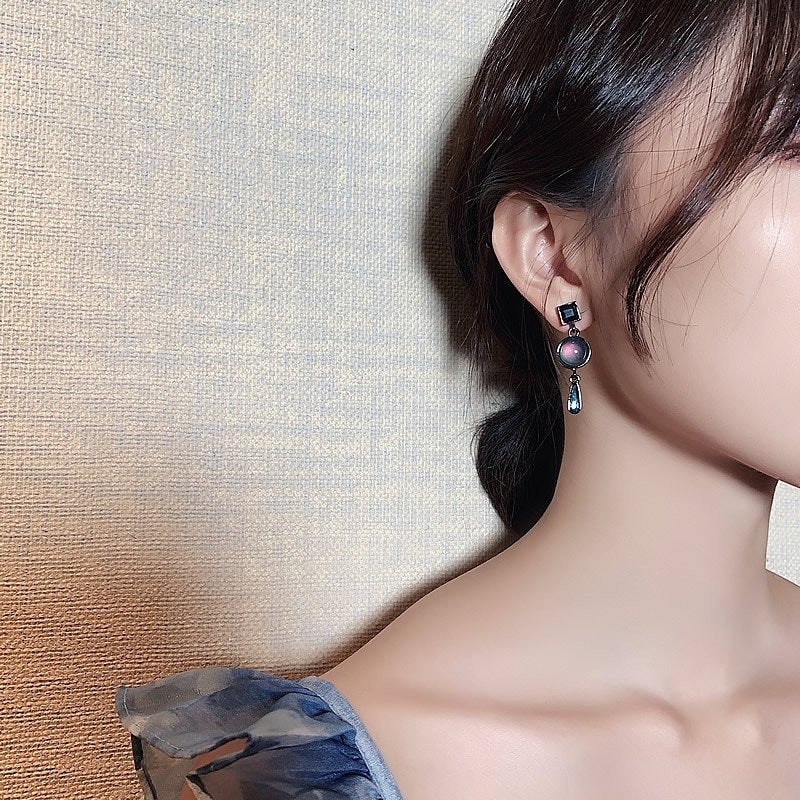 Retro Water Drop Gemstone Earring